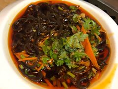 酸辣蕨根粉-三里屯土灶炖公鸡地锅鸡(江东店)