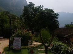 -百里峡七彩艺术小镇