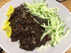 韩式炸酱面-吴草鸡爪오초닭발韩食堂(融恒盈嘉中心店)