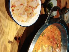 -野山舂·贵州现舂酸汤火锅(鸿通城店)