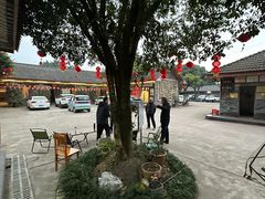 -周老三跷脚牛肉·全牛火锅(非遗传承店)