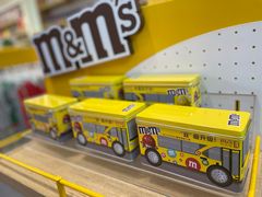 -m豆巧克力世界(上海世茂广场店)