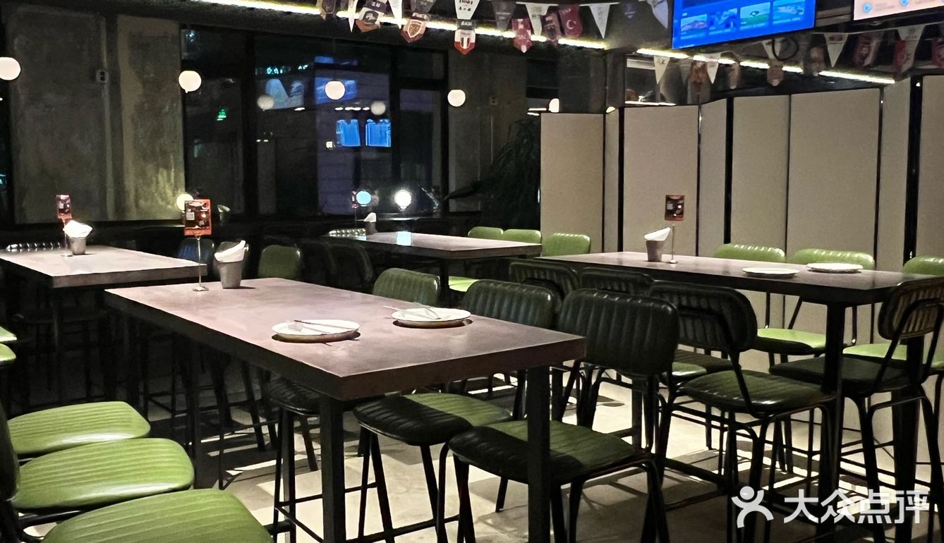 静安寺海派西餐搭精酿，这夜晚的味儿，对了！