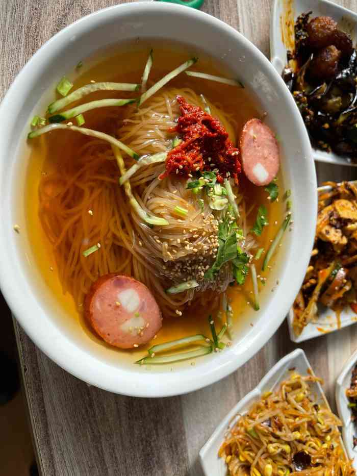 大同江冷面(新华路店)-"和几个好友出去溜达玩,中午路过这里,天气.