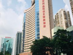 -深圳富苑皇冠假日套房酒店