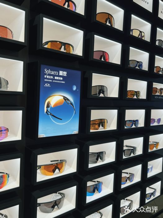 LensCrafters亮视点·OAKLEY精选(静安嘉里中心店)图片