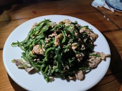 -超越海鲜屋(飞龙物业店)