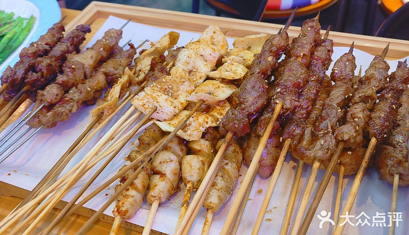 可以唱歌的东北特色杀猪菜撸串夜宵店