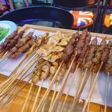 可以唱歌的东北特色杀猪菜撸串夜宵店