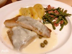 德式白汁香煎鳕鱼-LENBACH兰巴赫西餐啤酒坊(大连东港店)