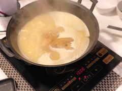 -鲜入围煮花胶鸡海鲜火锅