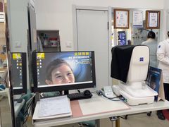 -豪门视光·星趣控·蔡司依视路眼镜代理商(中央大街店)