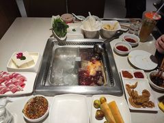 -海底捞火锅鲜切牛肉主题店(长寿路店)