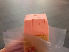 -詹爷爷乌节路街头冰淇淋