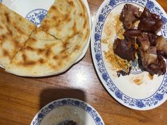 -老天桥酱肉烧饼夹肘子(天桥店)