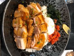脆皮猪肉饭-Calia
