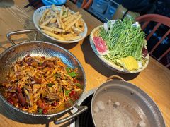 手撕扁担鸡-吃饭皇帝大(解放西路店)