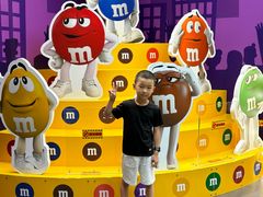 -m豆巧克力世界(上海世茂广场店)