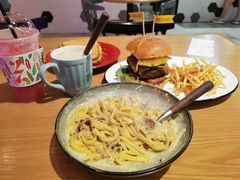 -HELLO 27 意面·沙拉·帕尼尼