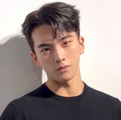 -变画·发型STUDIO