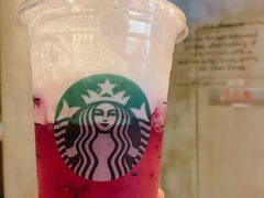 -星巴克臻选(上海合生汇1F店)