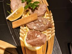 -山川小町·极番烧肉(新地假日广场店)