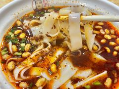 -覃肥叔桂林米粉(粮道街店)