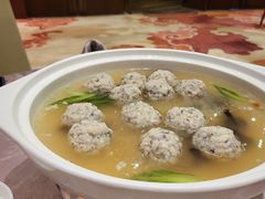 野山菌狮子头-中餐厅·容辰酒店