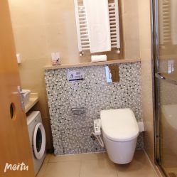 -海豚湾高端月子会所(黄浦店)