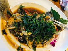 -Chom Cafe and Restaurant