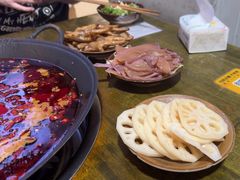 -黄潇洒老火锅(九眼桥宏济巷店)