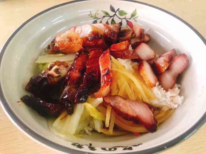 荔香烧鹅(西平店)-"点了快餐烧鹅腿双拼,切鸡腿双拼.烧鹅入味.