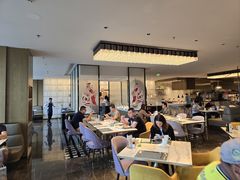 -深圳国际会展中心希尔顿酒店(前海华发冰雪世界店)