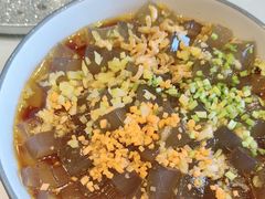 -海派美食·家宴海鲜青岛菜·石锅鲽鱼头(东方城店)