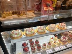 -花花卷卷·鲜食蛋糕(静安久光百货店)