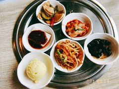 小菜拼盘-郑阿姨的家·이모네·韩料&烤肉(武川路店)