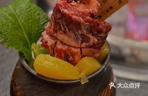 Fruit-Marinated Beef Short Ribs