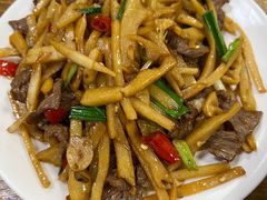 酸笋炒牛肉-牛八宝桂林米粉(八里庄店)