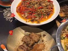 -川流不息·地道川菜·小龙虾(松东路店)