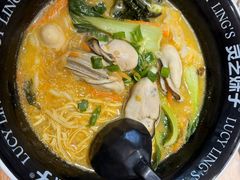-灵芝妹子海鲜米线(劳动公园店)