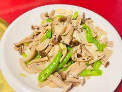 -土砂锅生态山庄·非遗砂锅雅鱼