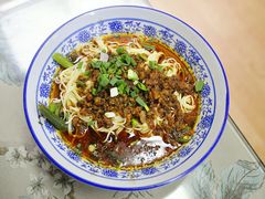 -渝之汇牛肉豌杂面