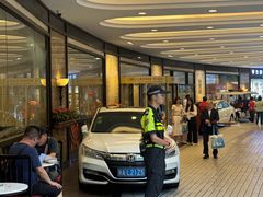-深圳富苑皇冠假日套房酒店