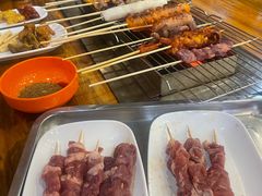 -哈尔滨小酒馆·鲜肉现穿自助烧烤(康新花园店)