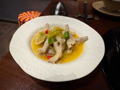 金汤柠汁酸辣鸡爪-滇野云南野生菌餐厅(陕西南路店)