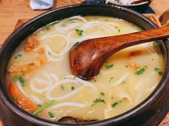 蒙自过桥米线-麦麦山云南菜(复地活力城店)