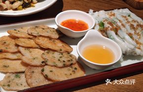 Hakka Rice Noodle Roll with Bamboo Basket Rice Cake