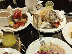 -大中华希尔顿酒店-念自助餐·嗨啤·小龙虾