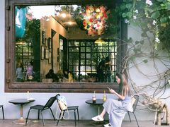 -莓园冰淇淋店