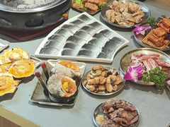 -围炉肉舍•炭烤活鳗•丹东海鲜烤肉(步行街店)